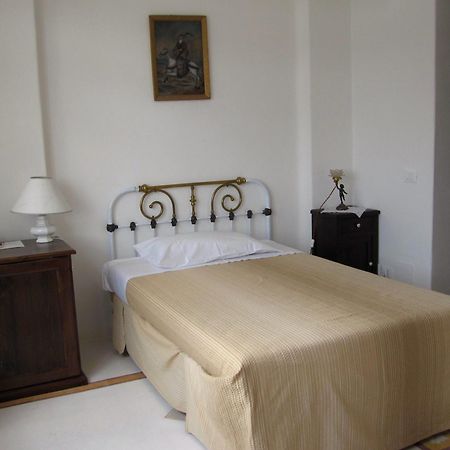 Hotel Santa Marina Antica Foresteria سانتا مارينا سالينا المظهر الخارجي الصورة