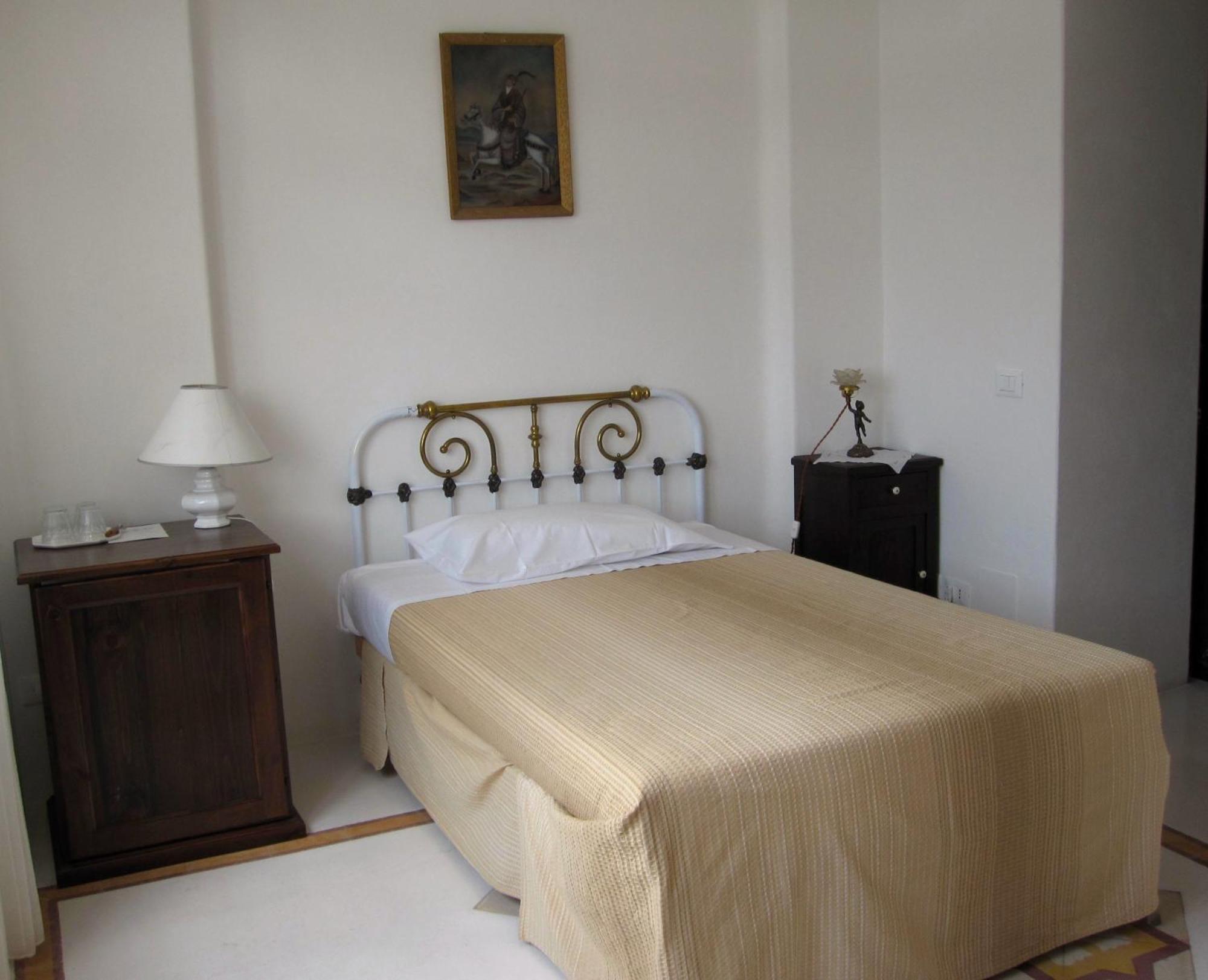 Hotel Santa Marina Antica Foresteria سانتا مارينا سالينا المظهر الخارجي الصورة