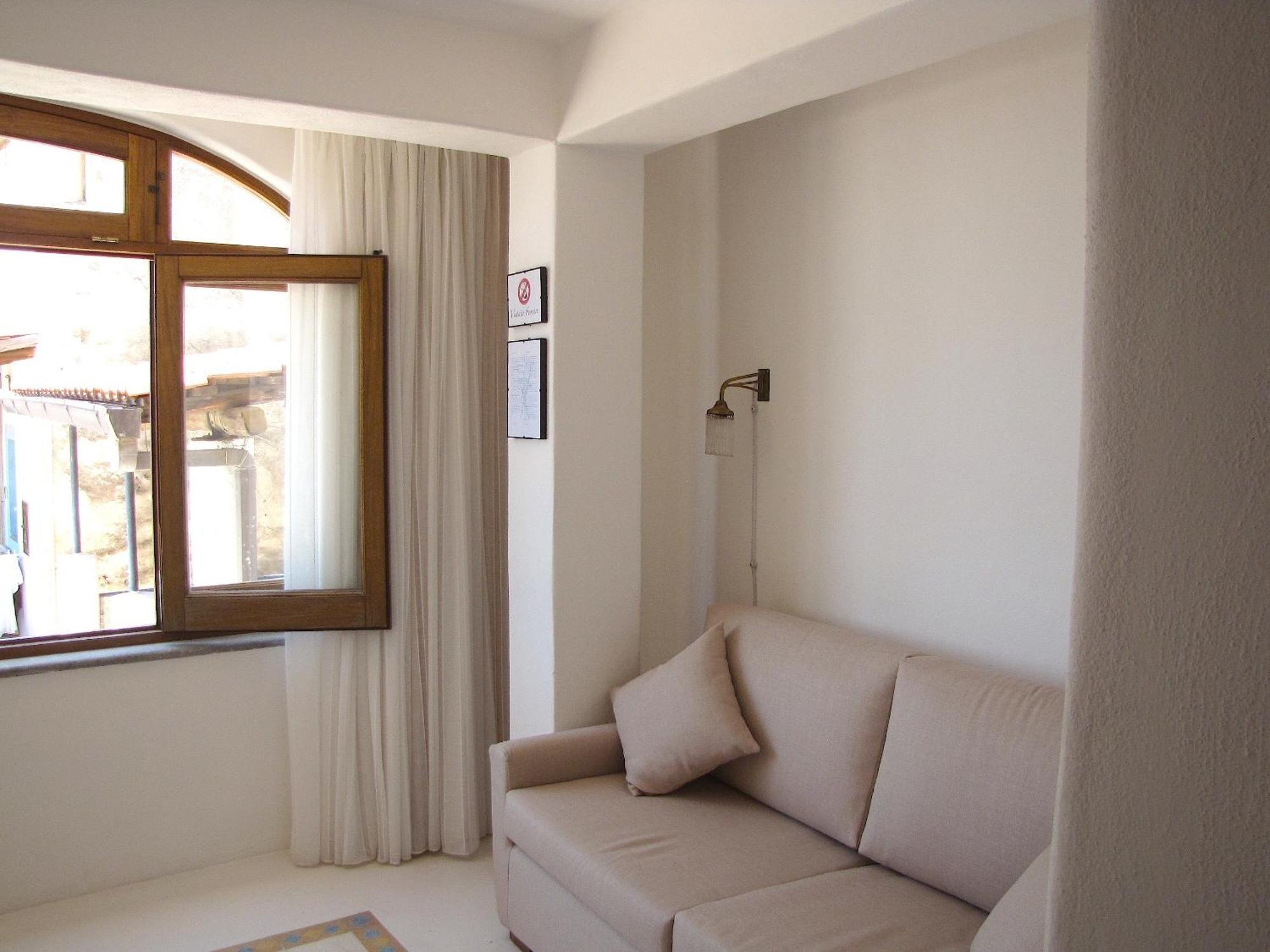 Hotel Santa Marina Antica Foresteria سانتا مارينا سالينا المظهر الخارجي الصورة