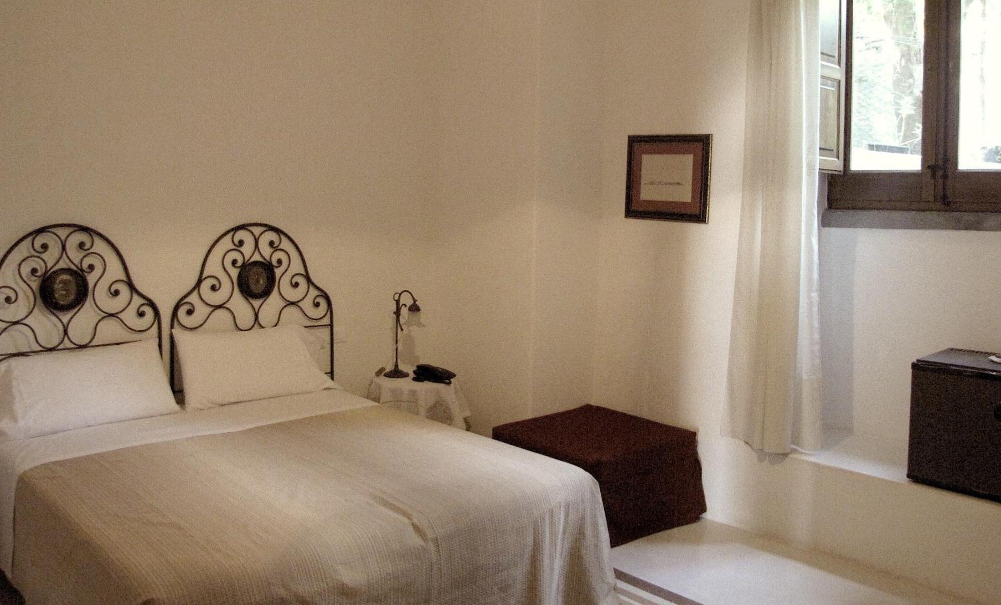Hotel Santa Marina Antica Foresteria سانتا مارينا سالينا المظهر الخارجي الصورة