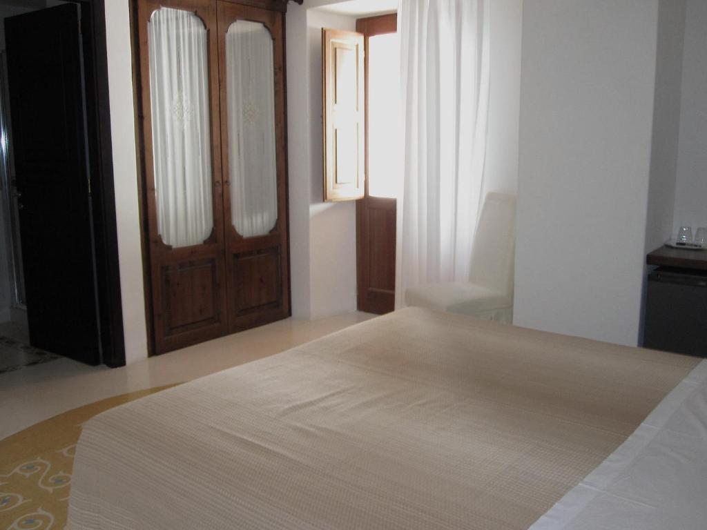 Hotel Santa Marina Antica Foresteria سانتا مارينا سالينا الغرفة الصورة