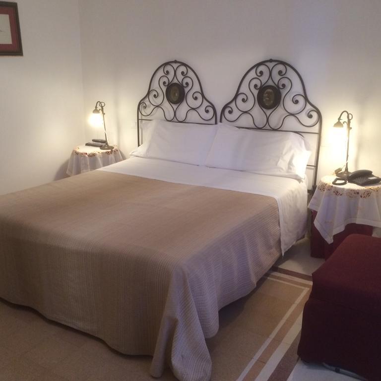 Hotel Santa Marina Antica Foresteria سانتا مارينا سالينا المظهر الخارجي الصورة