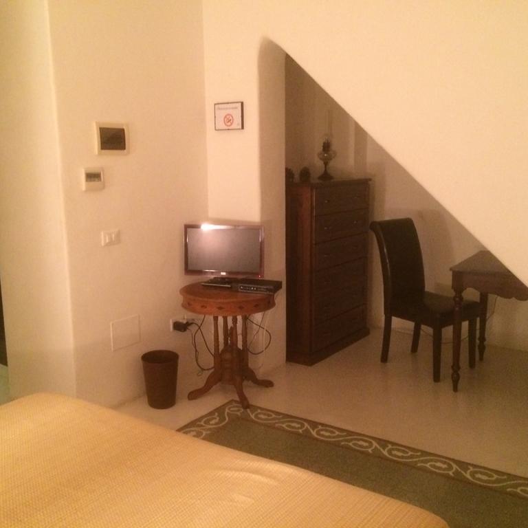 Hotel Santa Marina Antica Foresteria سانتا مارينا سالينا المظهر الخارجي الصورة
