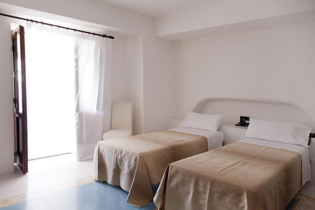 Hotel Santa Marina Antica Foresteria سانتا مارينا سالينا المظهر الخارجي الصورة