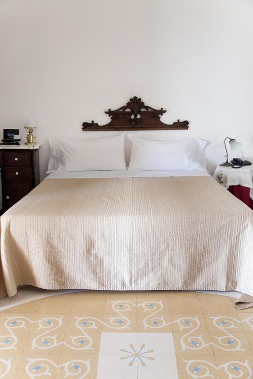 Hotel Santa Marina Antica Foresteria سانتا مارينا سالينا المظهر الخارجي الصورة